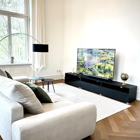 Apartment Palais Passy~design Mit Ausblick Im Zentrum Wiesbaden