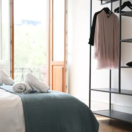 Palais Passy~design Mit Ausblick Im Zentrum Appartement